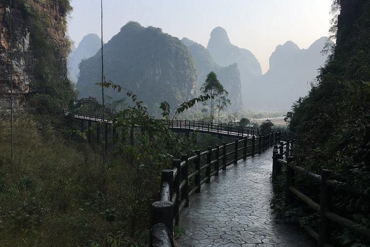 Guilin Private Arrival Transfer: Railway Station to Hotel