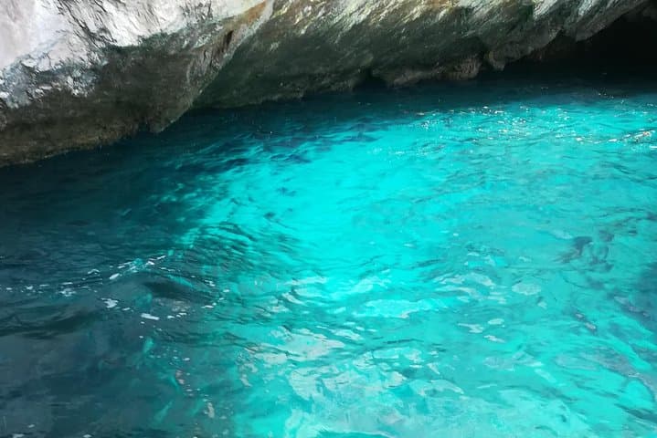 A special day in Capri - walking and boat tour