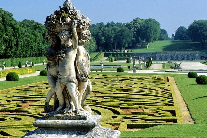 Private Vaux le Vicomte with Minivan