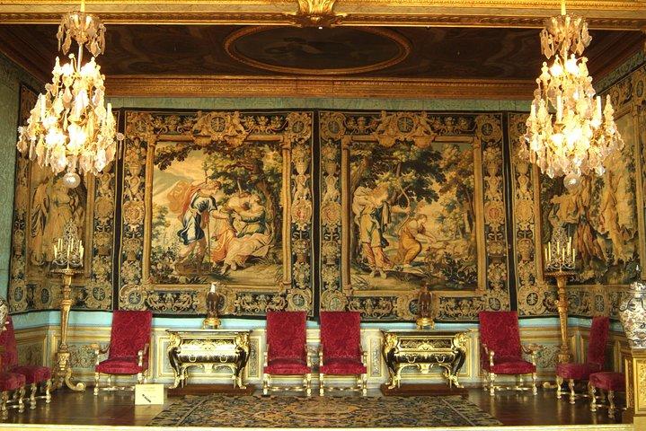 Private Vaux le Vicomte with Minivan