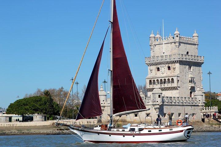Tagus River - Private Tour on Vintage Sailboat