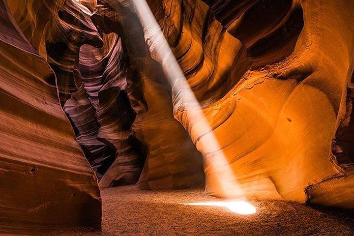 Private Upper or Lower Antelope Canyon & Horseshoe Bend Day Tour