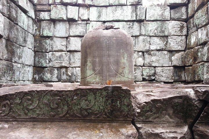 Private One Day Tour to Pyramid Koh Ker & Preah Vihear Temple