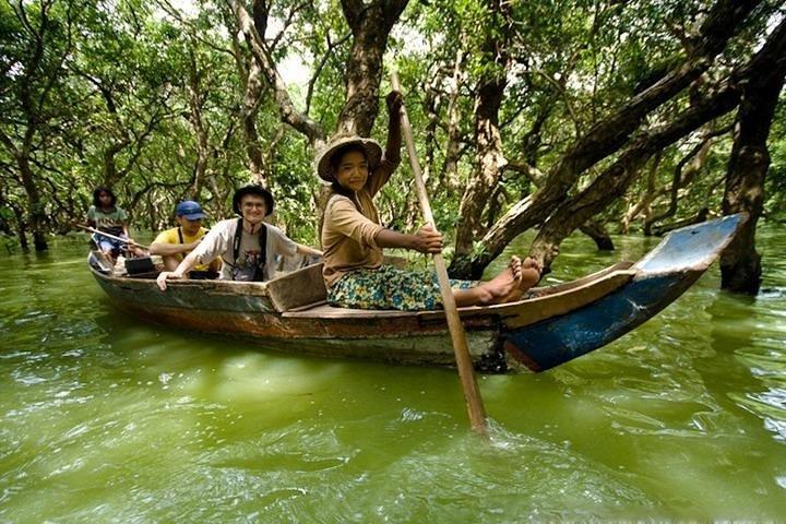 4-Hour Private Tour in Kampong Phluk Village