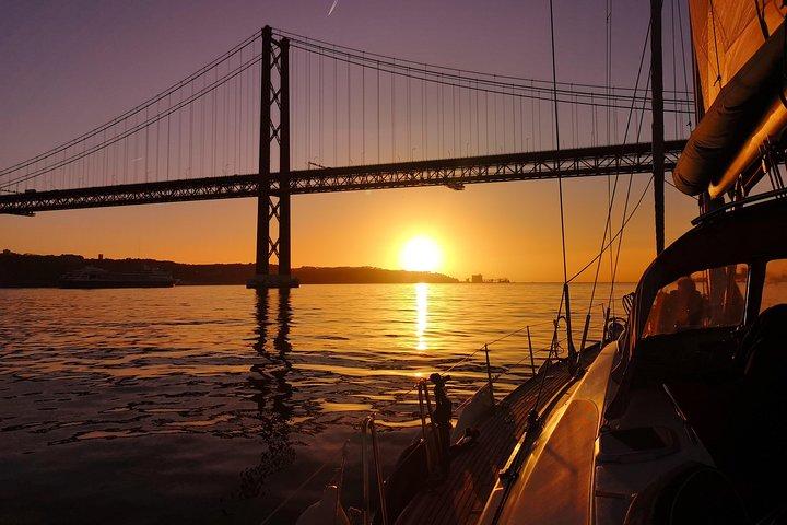 Lisbon Sunset Sailing Tour on Luxury Sailing Yacht with 2 Drinks
