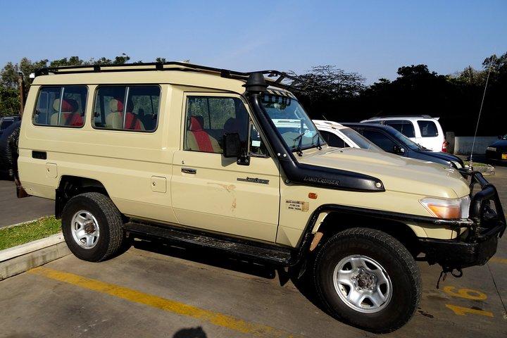 Arusha National Park Day Tour with Walking Safari & Canoeing