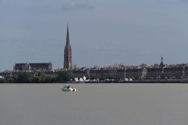 Private tour of Bordeaux by a Bordeaux historian