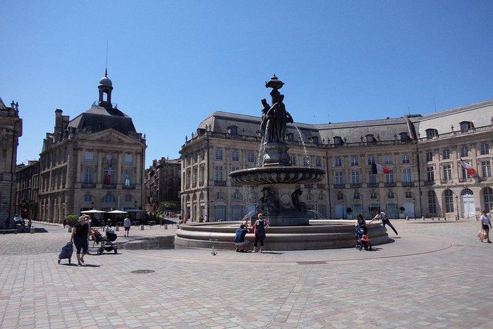 Private tour of Bordeaux by a Bordeaux historian