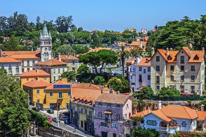 Full-Day Private Sintra Tour with Wine Tasting and Pena Palace