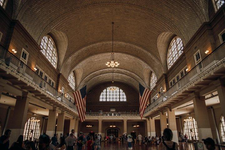 Statue of Liberty and Ellis Island Guided Tour with Ferry