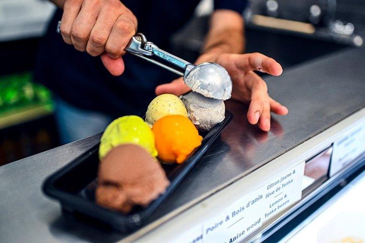 Paris Montmartre Chocolates and Pastry Private Food Tour