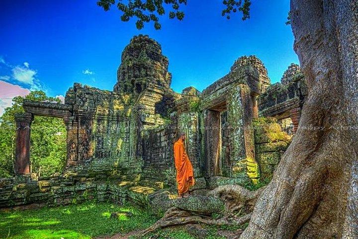 2-Day Angkor Wat with Temples On Small Circle & Kulen Waterfall