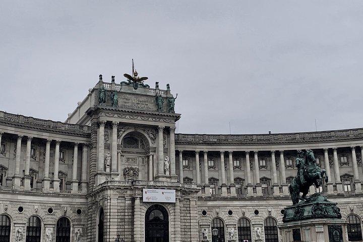 Private World War II Walking Tour in Vienna