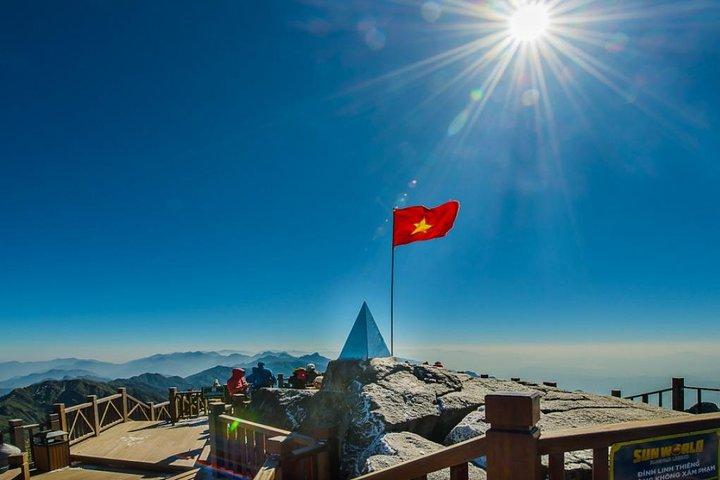 Round - Trip Hanoi - Sapa - Hanoi Private Vehicle Charter