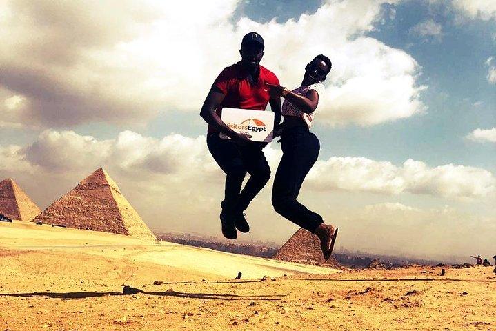 Visit The Giza Pyramids & Sphinx