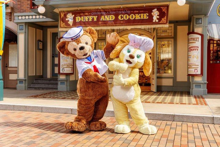 Hong Kong 5-Day Tour Including Disneyland and Ngong Ping Cable Car