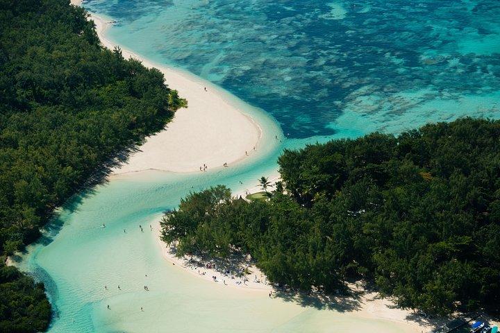 Full-Day East Coast Lagoon & Île aux Cerfs Speedboat Experience