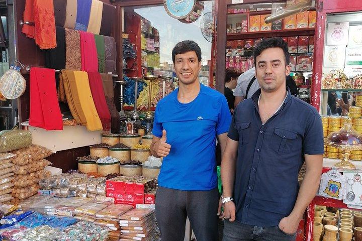 Discover the old city of dubai by walk