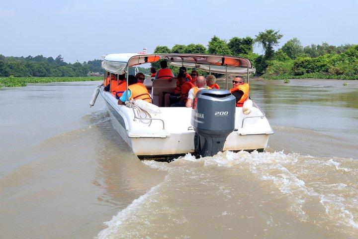 Private Cu Chi Tunnels tour by Luxury Speedboat