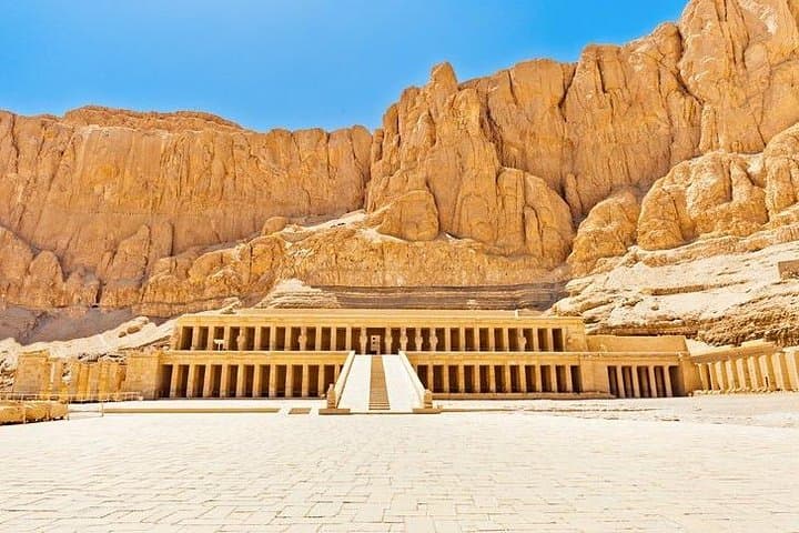 Private trip: visiting East, Dandara and lunch