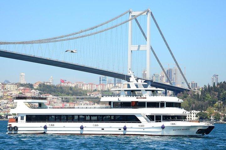 Dolmabahçe Palace with Bosphorus Tour by Boat