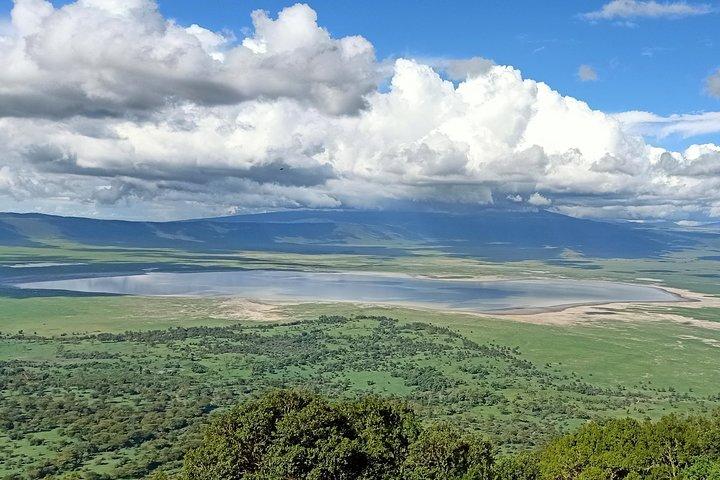 2 Day Ngorongoro & Lake Manyara Romantic Safari
