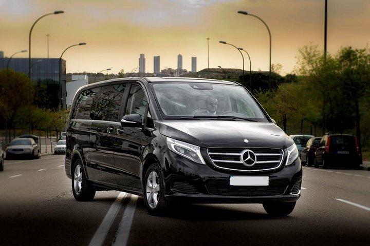 Departure by Luxury Van Central London to Gatwick Airport LGW
