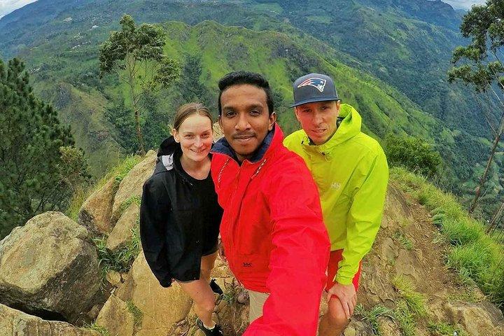 Nine Arch Bridge, Ella Rock and Little Adam's Peak Day Tour with Lunch