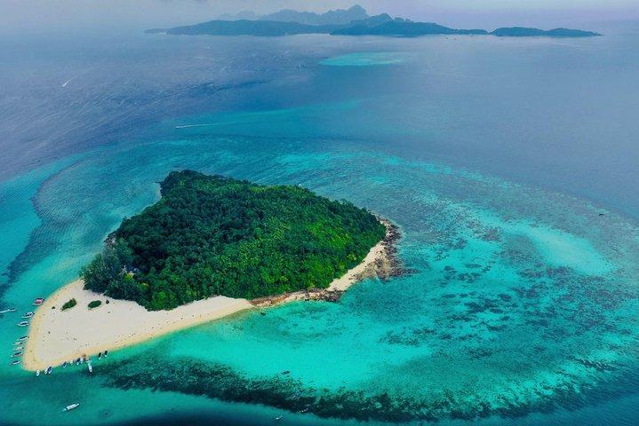 12 Islands Overnight Tour