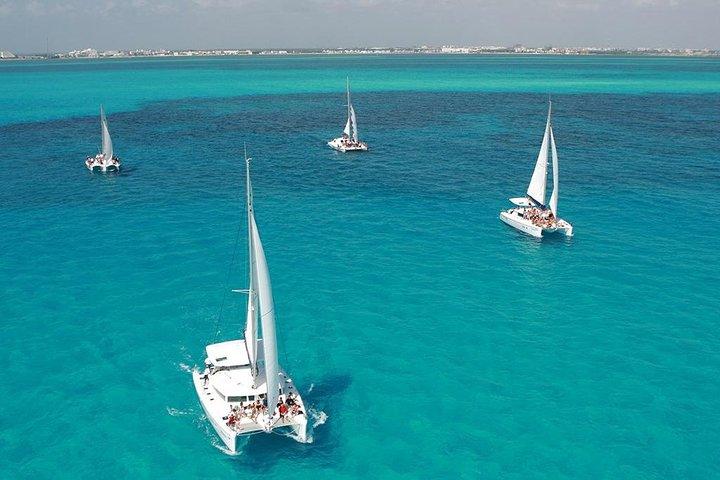 Catamaran to Isla Mujeres with Snorkel, Open Bar & Beach Club