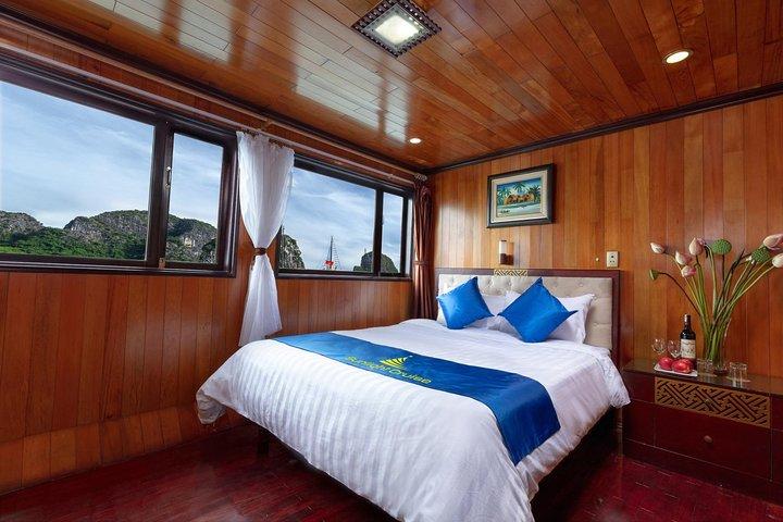 Halong bay deluxe cruise 2 days/ 1 nights: full meals, Kayaking & Swimming