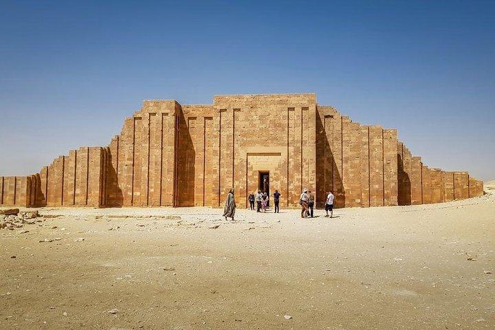 Private Full-Day Tour of Giza Pyramids with Hotel Pick Up