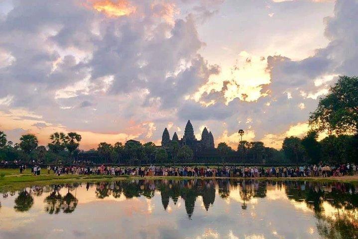 Angkor Wat Sunrise or Sunset Tour