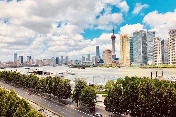 Private Full-Day Tour: Shanghai City Highlights and Food Tour