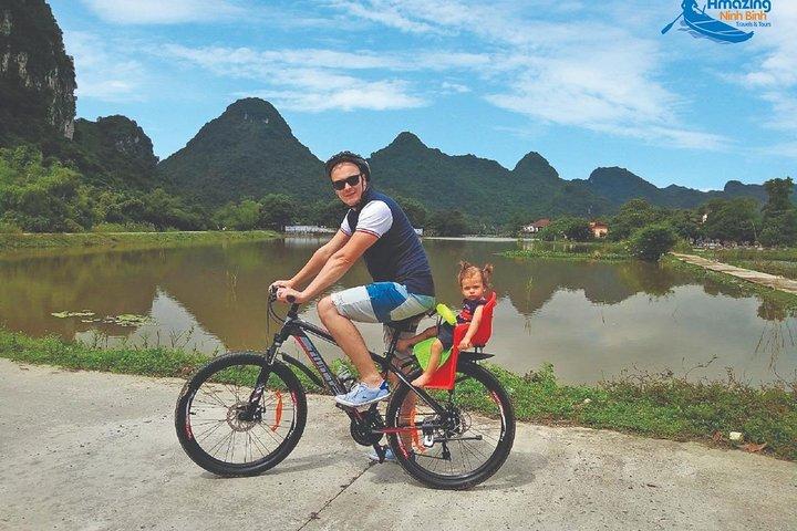 Mua Cave - Tam Coc - Bich Dong Day tour with transfer, local family & bike