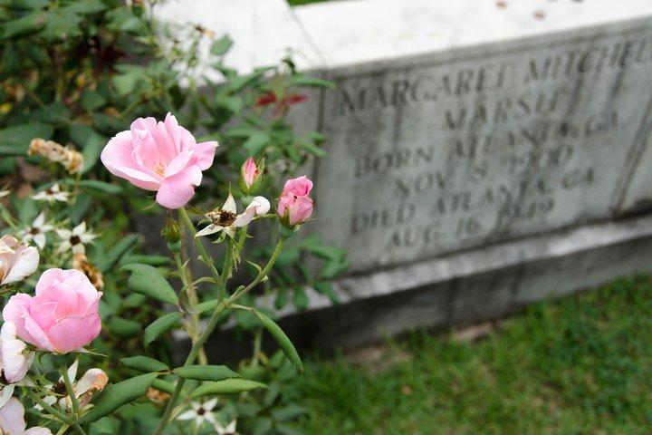 2.5 Hour Atlanta Local Food + Victorian Cemetery Tour
