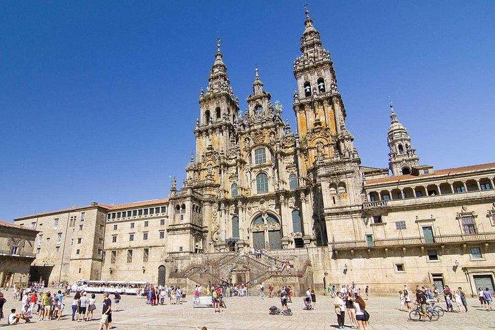Full-Day Private Tour: Historic Santiago de Compostela from Lisbon