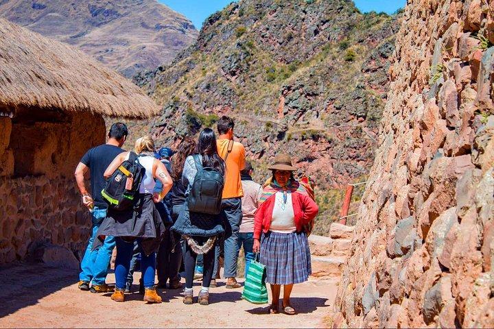 Sacred Valley of the Incas - Pisaq, Ollantaytambo and Chinchero