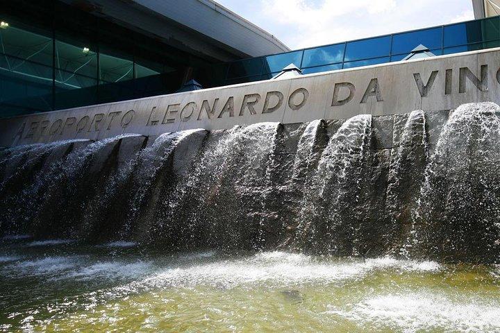Roman Arrival: Personalized Airport Welcome & Tour