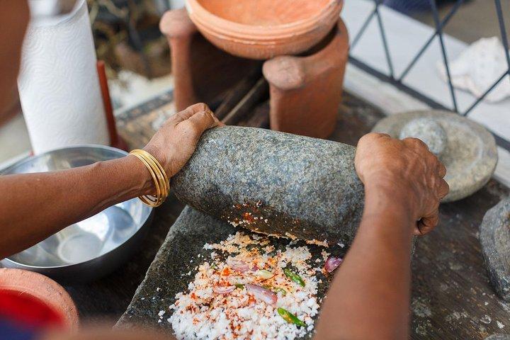 Private Authentic Sri Lankan Cooking Class with a Grandmother in Colombo