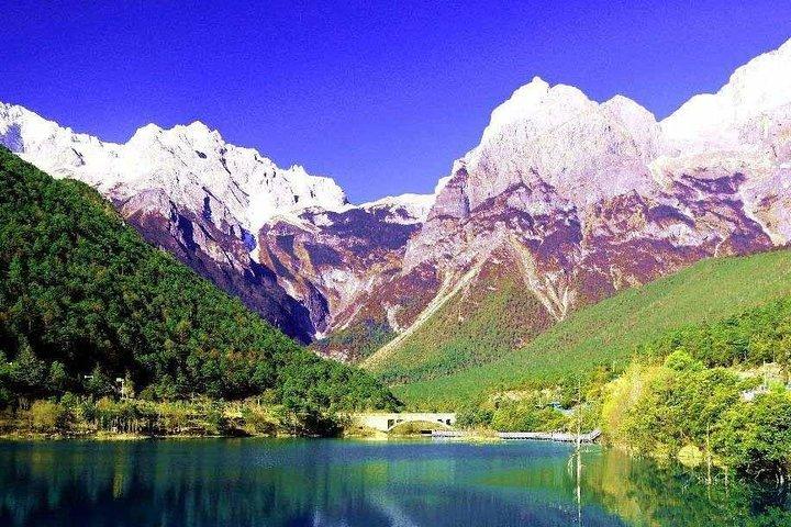 Private Tour: Jade Dragon Village and Baisha Village via Bicycle