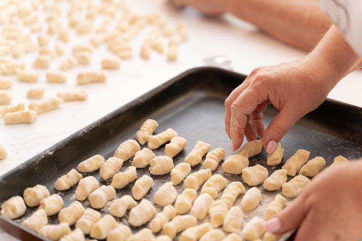 Private Cooking Class with Lunch or Dinner near Villa d'Este