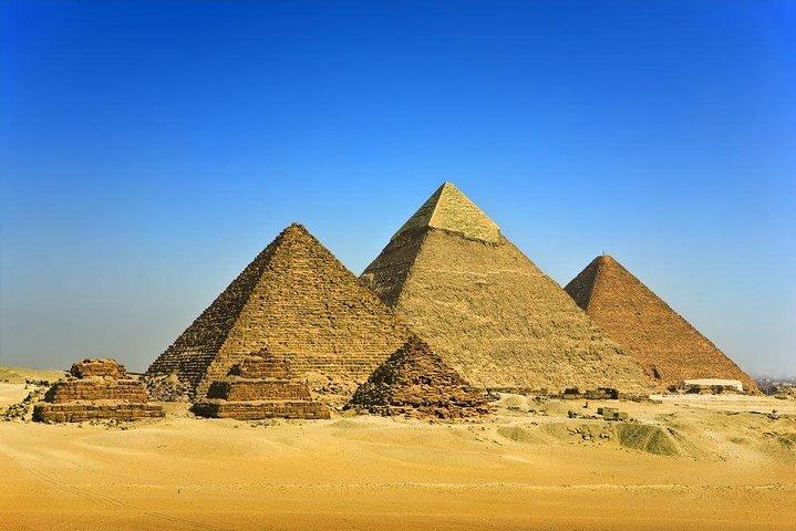 Full Day Tour visiting Pyramids, Memphis and Sakara