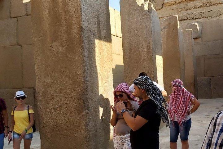 Lite Tour Cairo - Pyramids and The Egyptian Museum
