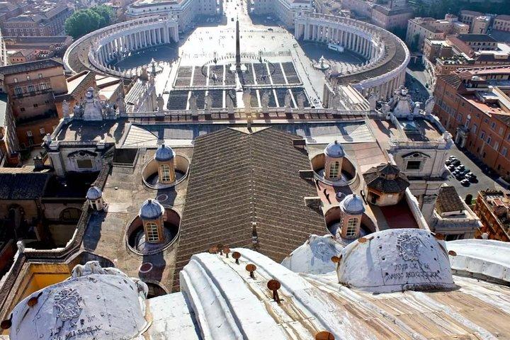 Private Tour of Vatican with St. Peter's, Papal Tombs and Dome
