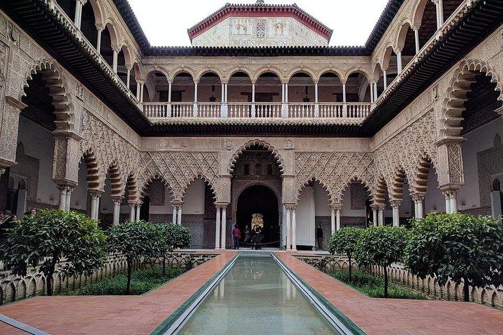 Alcazar, Cathedral and Giralda of Seville with entrance fee included