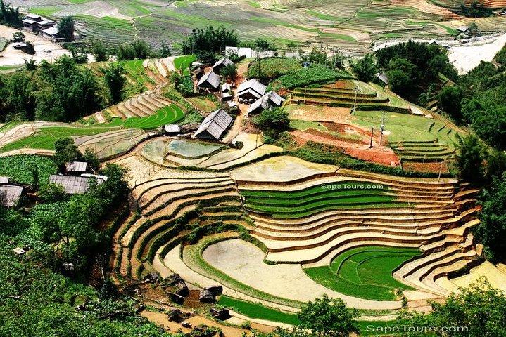 Round - Trip Hanoi - Sapa - Hanoi Private Vehicle Charter