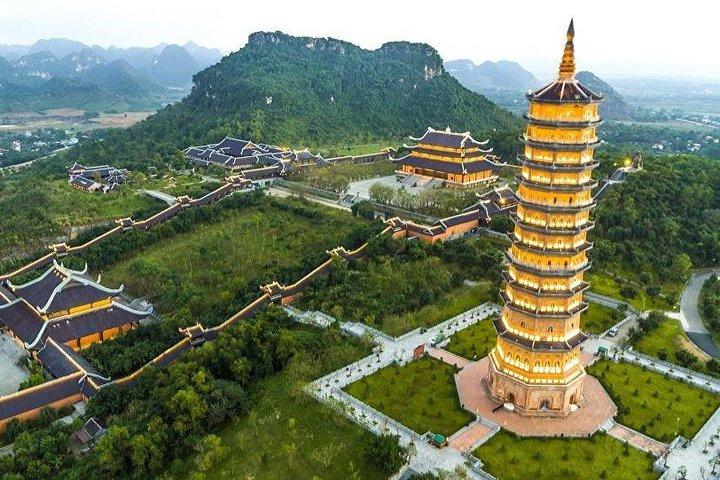 Round-Trip Hanoi to Ninh Binh Private Vehicle Charter