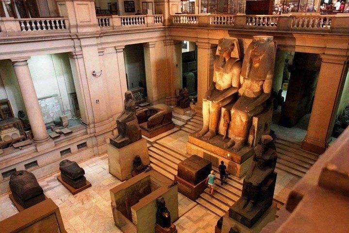 Giza Pyramids & Egyptian Museum Private Day Tour