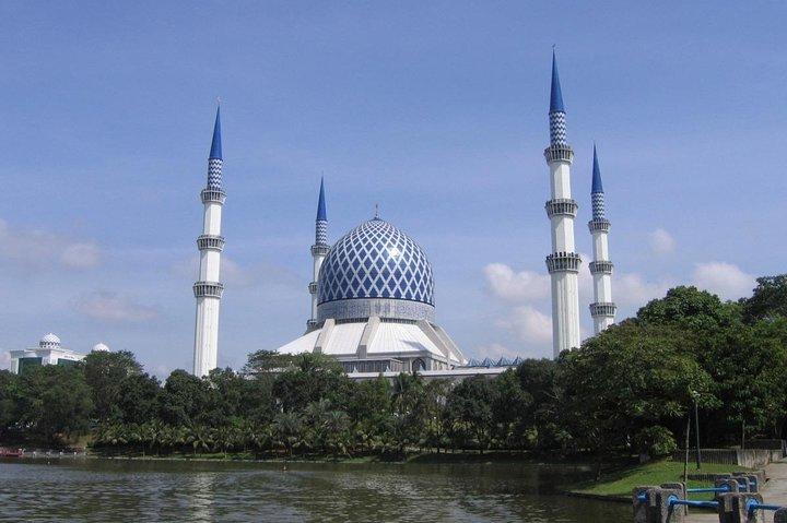 Blue Mosque And Batu Caves Tour